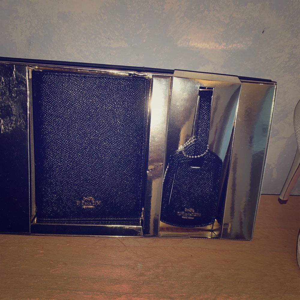 Coach travel set